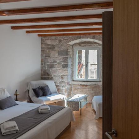 Camenno Apartments-The Heart Of Diocletian'S Palace-Open All Winter! Split Extérieur photo
