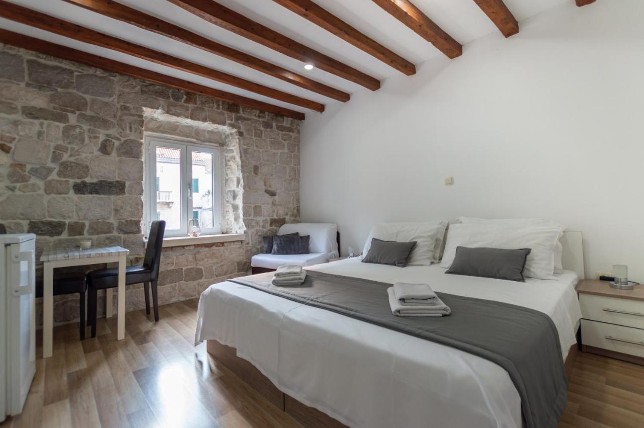 Camenno Apartments-The Heart Of Diocletian'S Palace-Open All Winter! Split Extérieur photo