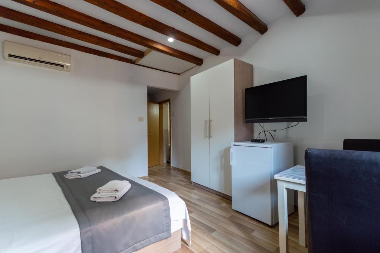 Camenno Apartments-The Heart Of Diocletian'S Palace-Open All Winter! Split Extérieur photo