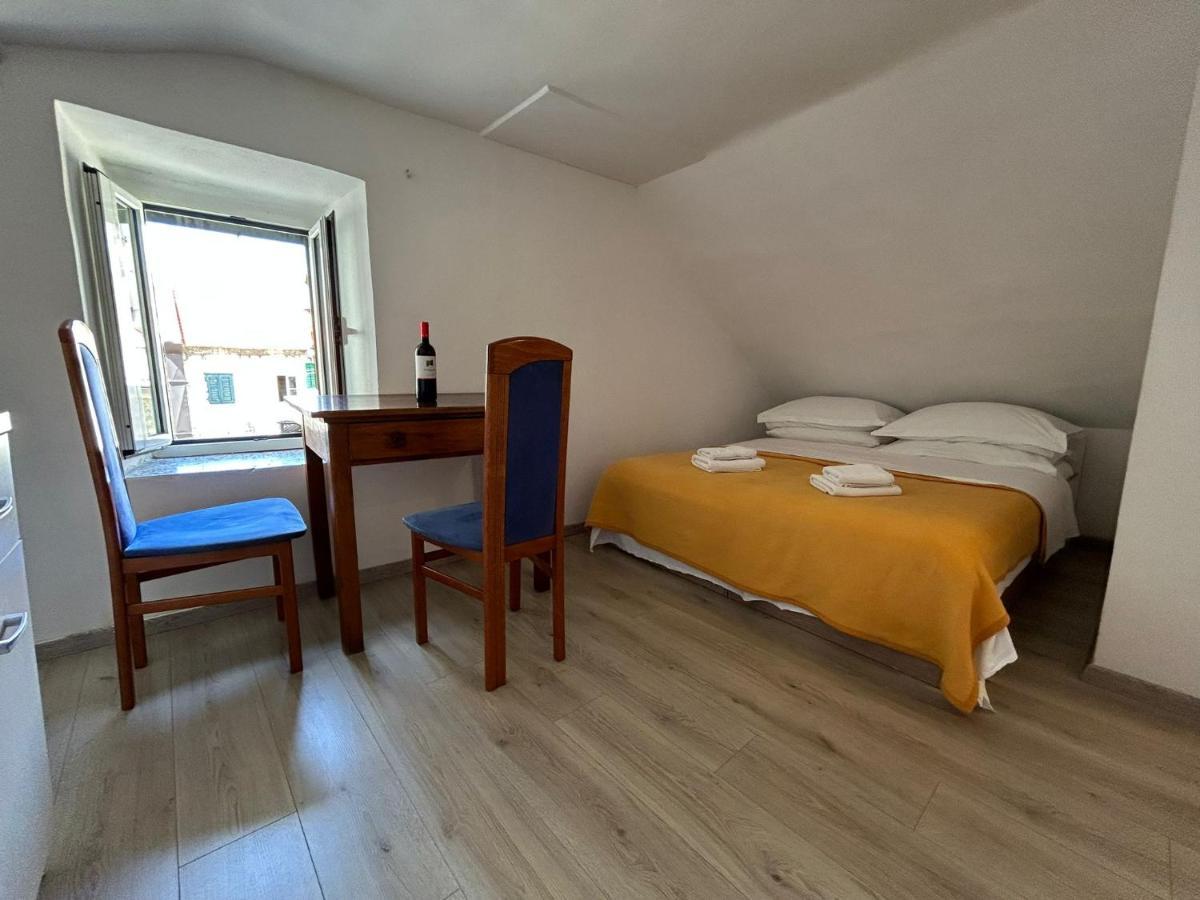 Camenno Apartments-The Heart Of Diocletian'S Palace-Open All Winter! Split Extérieur photo
